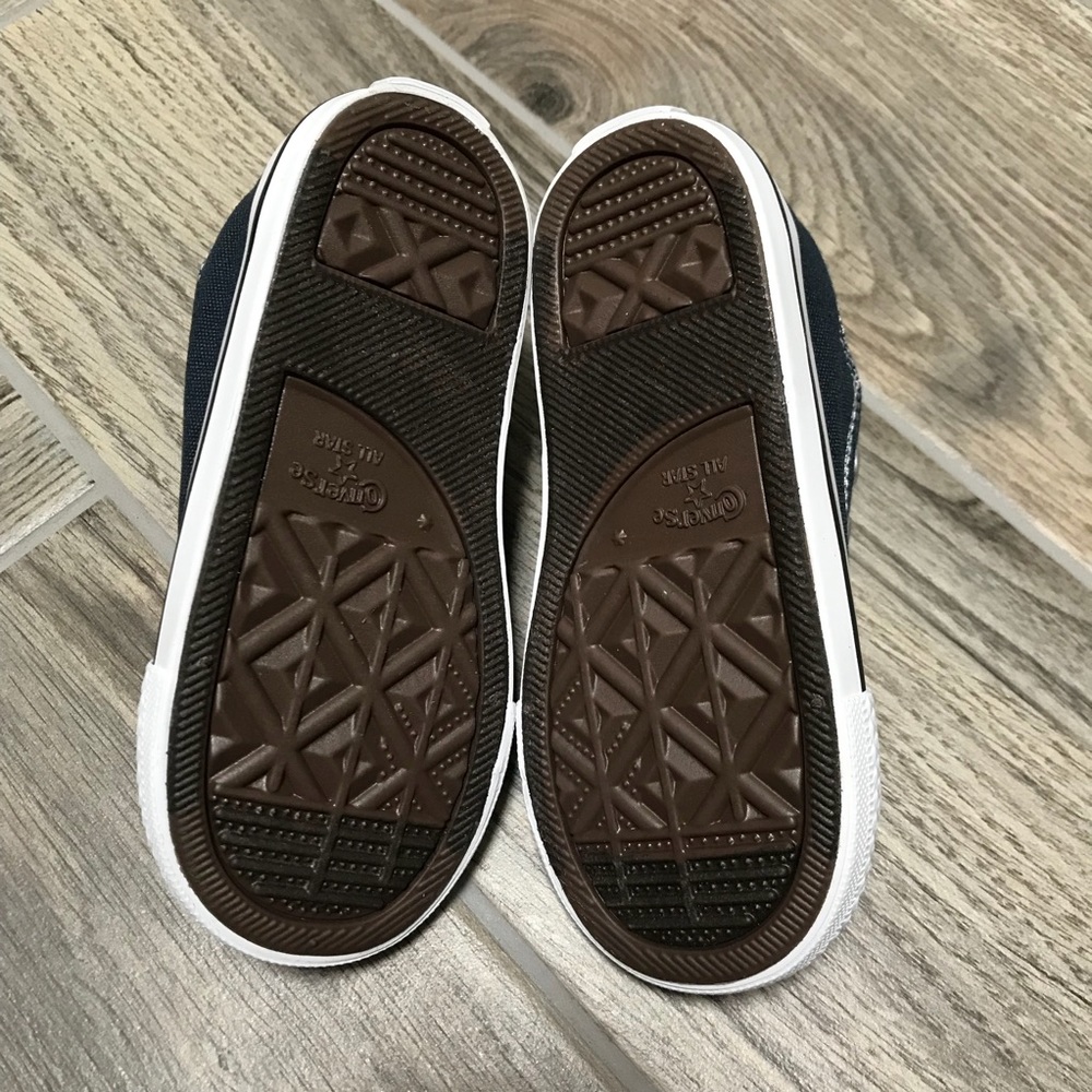 π¦πΌπ§π» NWT Converse Toddler Shoes , Size T8 - Picture 3 of 4